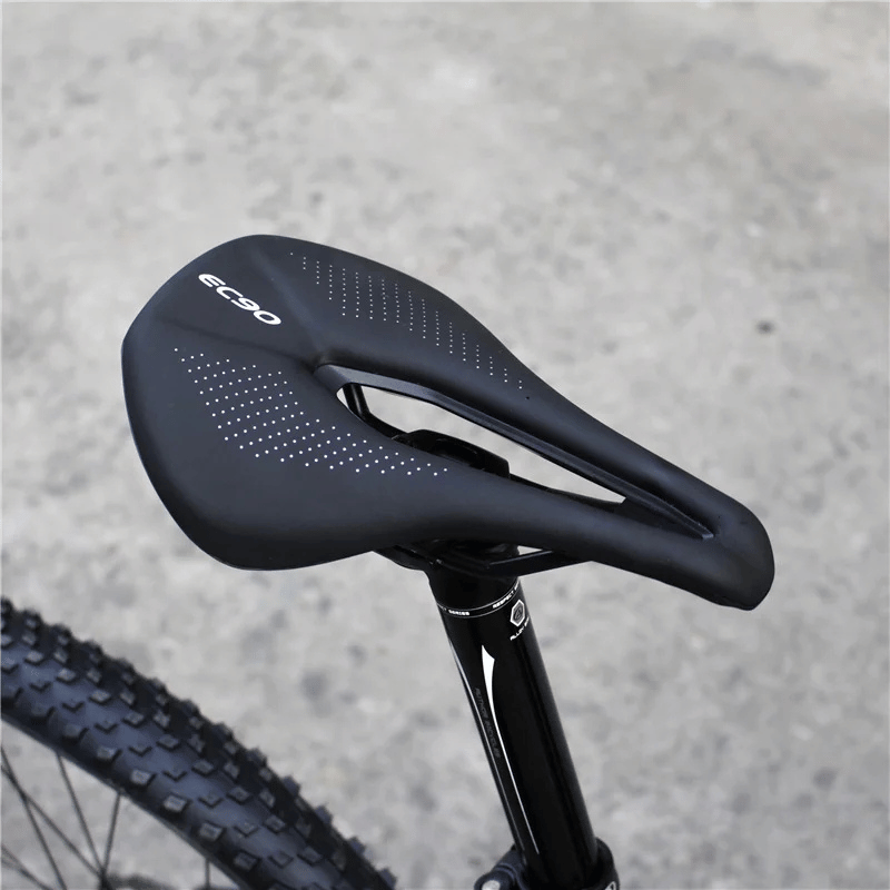 Ultralight performance bike seat in outdoor action


